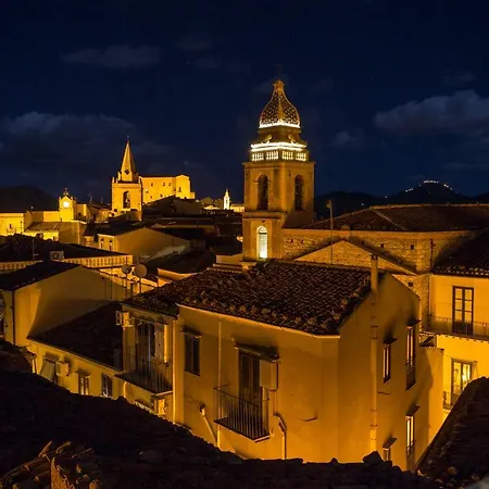 Case Spazioscena - Tersicore Castelbuono  Exterior photo